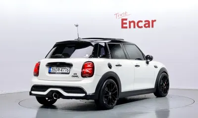 MINI Cooper 2022, 29308 км, за 17406.72 USD