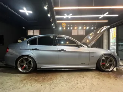 BMW 3-Series 2009, 241295 км, за 14962.28 USD