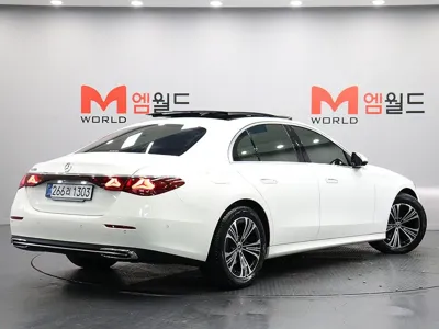 Mercedes-Benz E-Class 2025, 3972 км, за 39582.51 USD