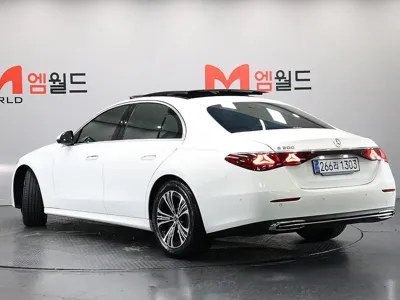Mercedes-Benz E-Class 2025, 3972 км, за 39582.51 USD