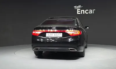 Hyundai Grandeur 2014, 130180 км, за 2841.1 USD