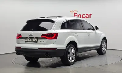 Audi Q7 2015, 121807 км, за 8139.61 USD
