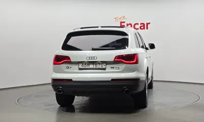 Audi Q7 2015, 121807 км, за 8139.61 USD