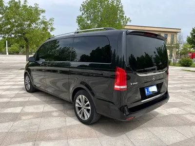 Mercedes-Benz V-Class 2021, 90000 км, за 27258.37 USD