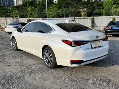 Lexus ES 2019, 70000 км, за 18953.09 USD