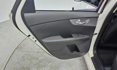 Kia K3 2022, 38213 км, за 10939.63 USD - фото 25