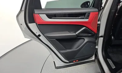 Porsche Cayenne 2024, 37010 км, за 87961.14 USD - фото 25