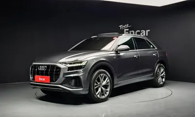 Audi Q8 · 2020 год