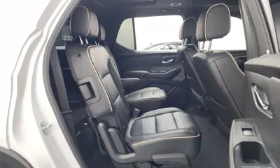 ChevroletGMDaewoo Traverse 2022, 18321 км, за 19478.84 USD - фото 11