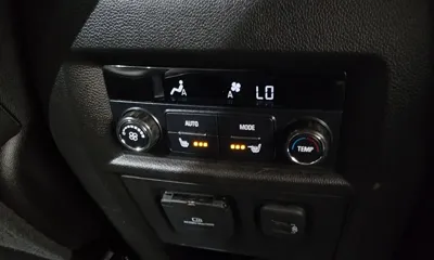 ChevroletGMDaewoo Traverse 2022, 18321 км, за 19478.84 USD - фото 37