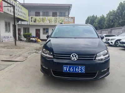 Volkswagen Sharan 2016, 130000 км, за 6989.27 USD