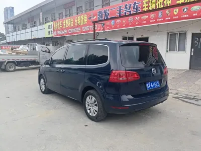 Volkswagen Sharan 2016, 130000 км, за 6989.27 USD