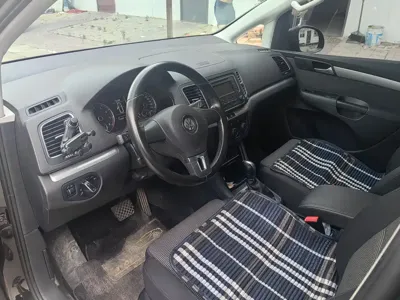 Volkswagen Sharan 2016, 130000 км, за 6989.27 USD - фото 9