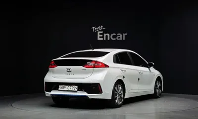 Hyundai Ioniq 2016, 153540 км, за 6120.98 USD