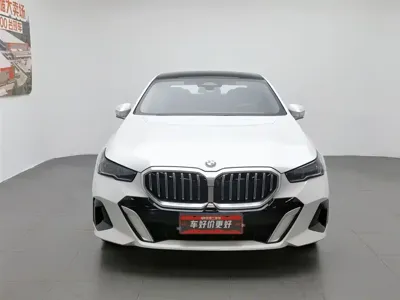 BMW 5 Series 2025, 16400 км, за 38669.06 USD