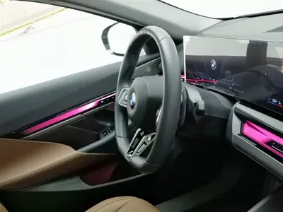 BMW 5 Series 2025, 16400 км, за 38669.06 USD - фото 22