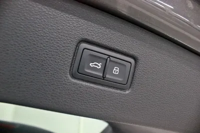 Audi Q7 2025, 950 км, за 60391.23 USD - фото 20