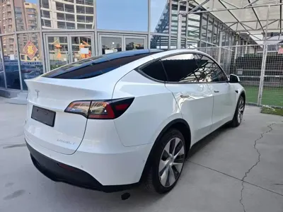 Tesla Model Y 2021, 120000 км, за 17577.84 USD