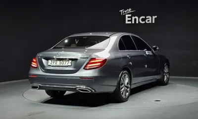Mercedes-Benz E-Class 2019, 87348 км, за 15798.53 USD