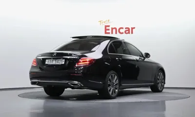 Mercedes-Benz E-Class 2018, 123015 км, за 14962.28 USD