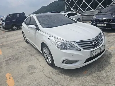 Hyundai Grandeur 2012, 142607 км, за 3106.82 USD