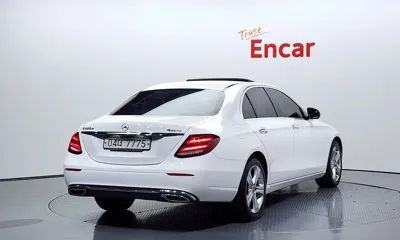 Mercedes-Benz E-Class 2017, 93296 км, за 13742.98 USD