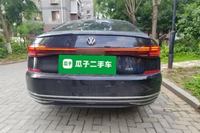 Volkswagen Passat New Energy 2025, 6600 км, за 19127 USD