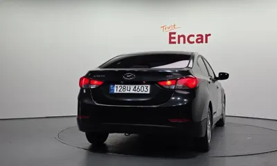 Hyundai Avante 2016, 105525 км, за 3122.56 USD