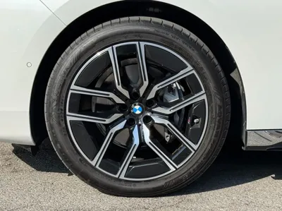 BMW 7-Series 2025, 17016 км, за 70894.05 USD