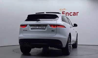 Jaguar F-Pace 2018, 124460 км, за 10253.88 USD