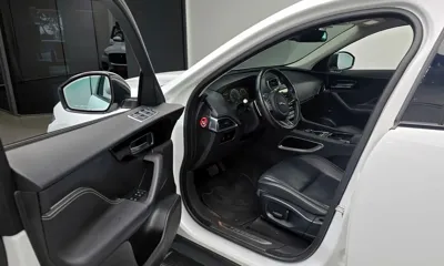 Jaguar F-Pace 2018, 124460 км, за 10253.88 USD - фото 11