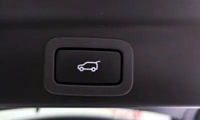 Jaguar F-Pace 2018, 124460 км, за 10253.88 USD - фото 20