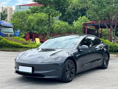 Tesla Model 3 · 2024 год
