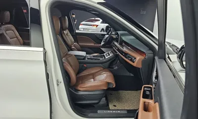 Lincoln Aviator 2022, 53038 км, за 21990.29 USD - фото 26