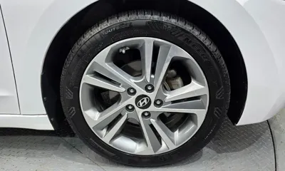 Hyundai Avante 2018, 101881 км, за 7006.88 USD