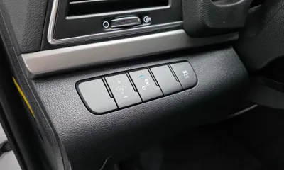 Hyundai Avante 2018, 101881 км, за 6958.12 USD - фото 13