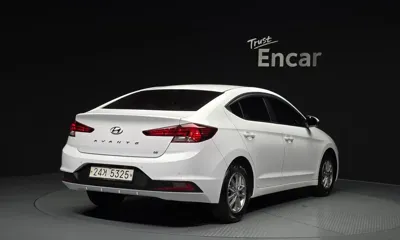 Hyundai Avante 2019, 90835 км, за 5523.03 USD