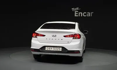 Hyundai Avante 2019, 90835 км, за 5523.03 USD