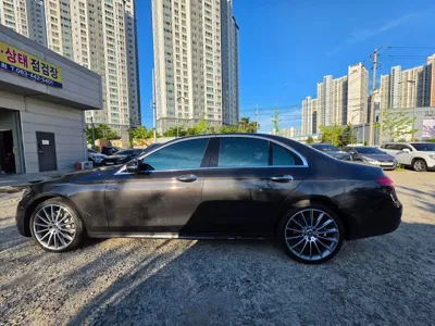 Mercedes-Benz E-Class 2022, 137180 км, за 24937.64 USD