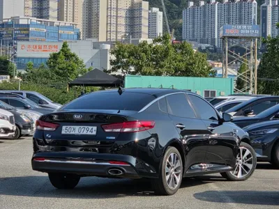 Kia K5 2016, 175671 км, за 3243.84 USD