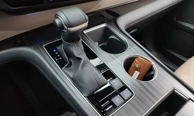Toyota Sienna 2023, 49958 км, за 34453.61 USD - фото 9