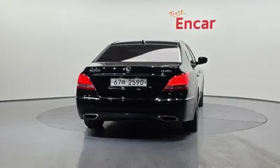 Hyundai Equus 2010, 112831 км, за 3841.06 USD