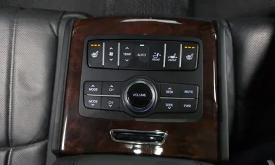 Hyundai Equus 2010, 112831 км, за 3841.06 USD - фото 18
