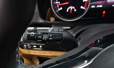 Kia Canival 2023, 63921 км, за 15798.53 USD - фото 30