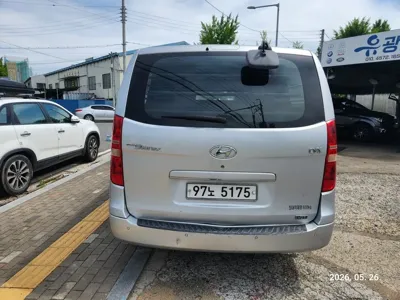 Hyundai Starex 2010, 243662 км, за 1755.18 USD