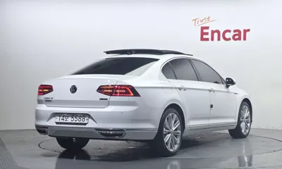 Volkswagen Passat 2018, 65458 км, за 14006.52 USD