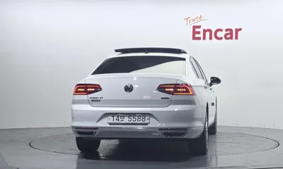 Volkswagen Passat 2018, 65458 км, за 14006.52 USD