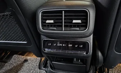Mercedes-Benz GLE-Class 2019, 49380 км, за 36431.67 USD - фото 30