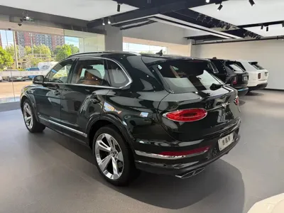 Bentley Bentayga 2021, 9000 км, за 308398.6 USD