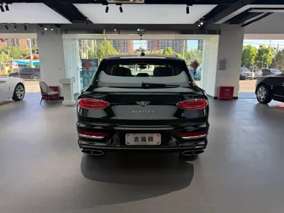 Bentley Bentayga 2021, 9000 км, за 308398.6 USD